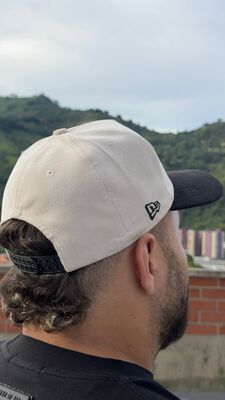 New Era Custom // Edición White Sox "Crema y Negro"