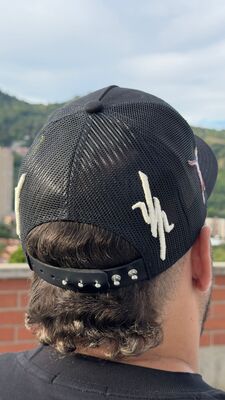 Gorra Trucker Premium "Street Hunt"